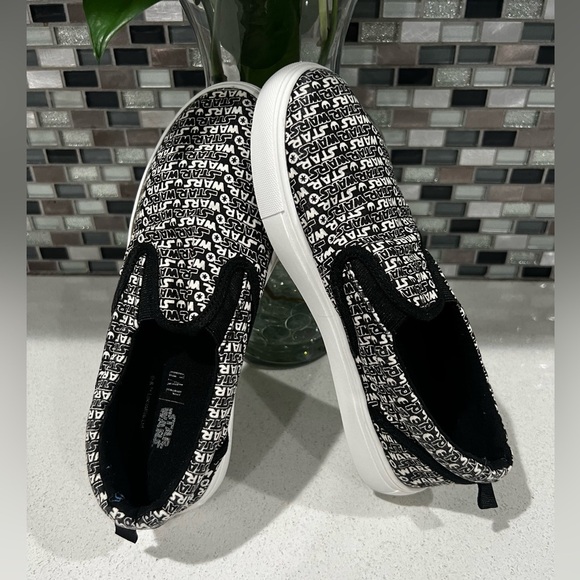 GAP Star Wars boys sneakers /size 3 - Picture 1 of 9